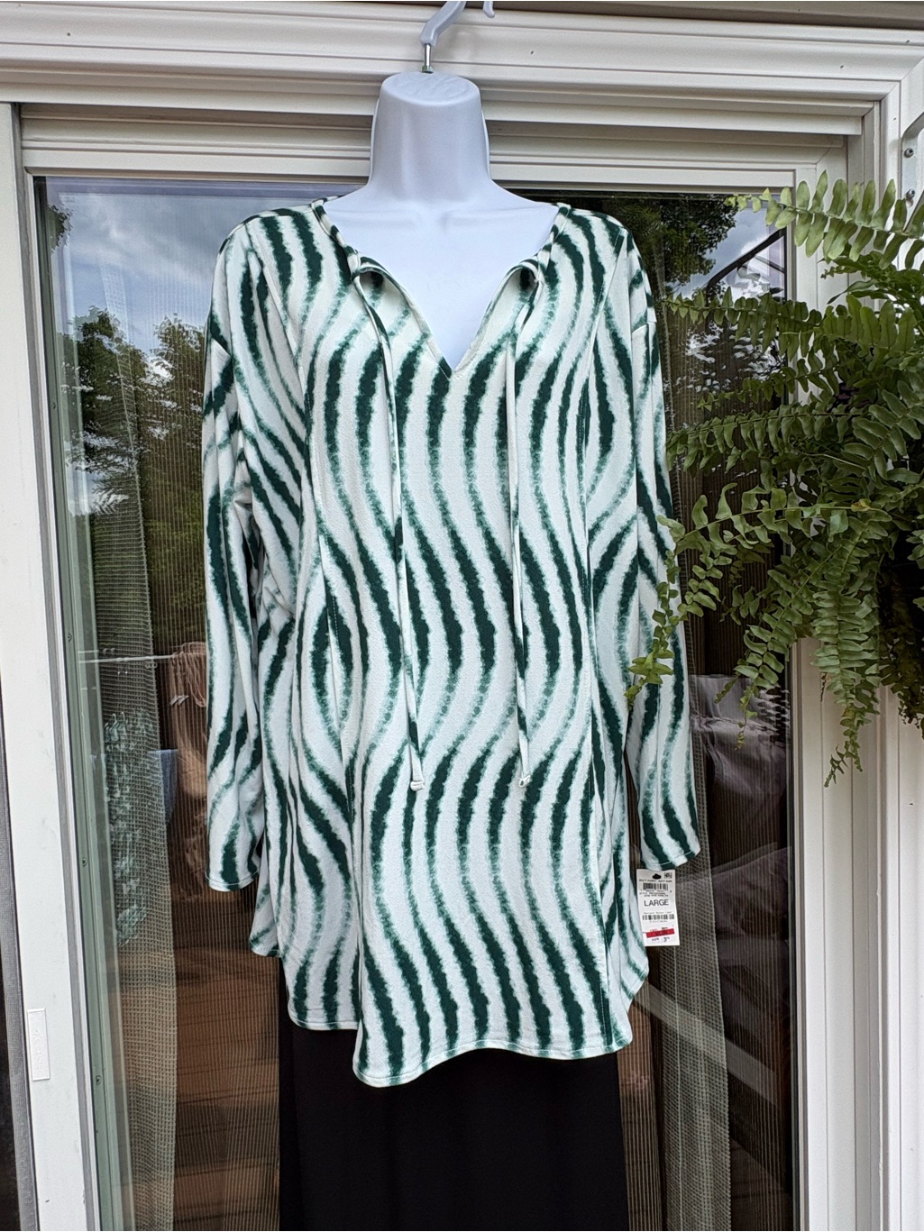 Nwt Alfani Women's Green White Tie-Dye V-Neck Shirt Size Large